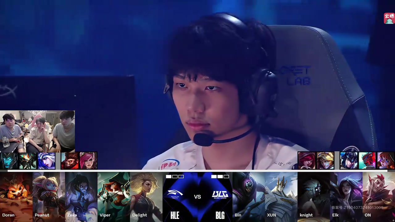 充满悬念与 充满悬念与